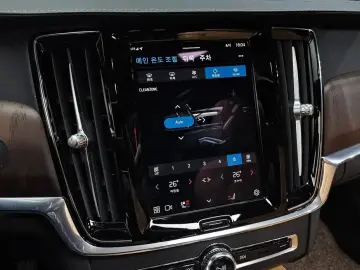 2023 Volvo S90 с пробегом 35 033 км