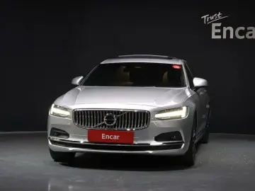 2022 Volvo S90 с пробегом 45 691 км