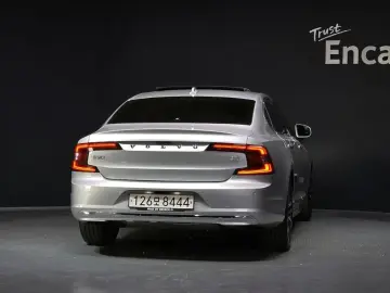 2022 Volvo S90 с пробегом 45 691 км