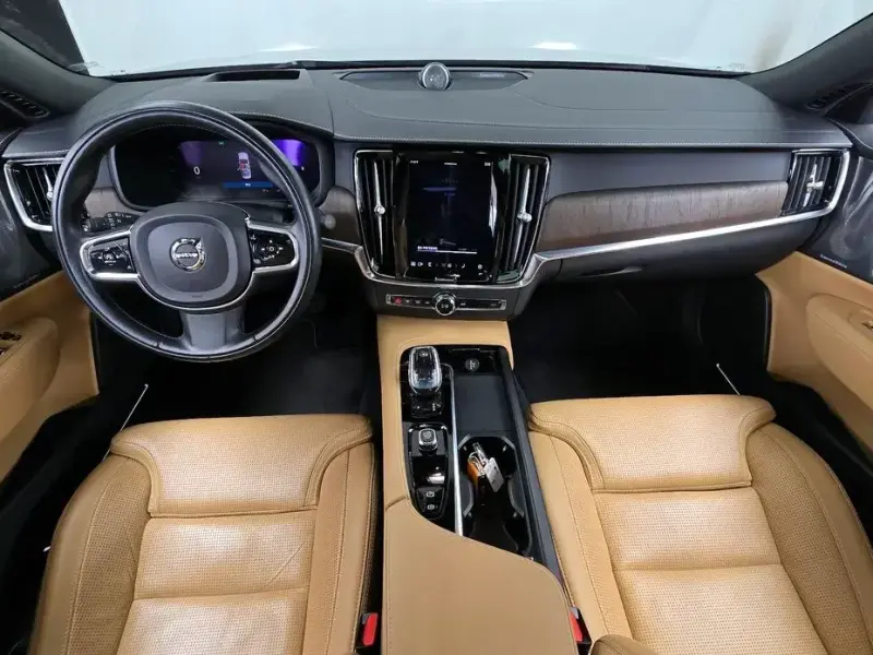 2022 Volvo S90 с пробегом 45 691 км