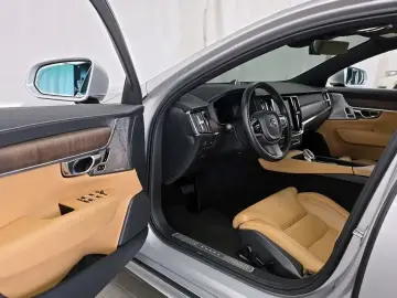2022 Volvo S90 с пробегом 45 691 км