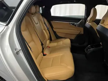 2022 Volvo S90 с пробегом 45 691 км