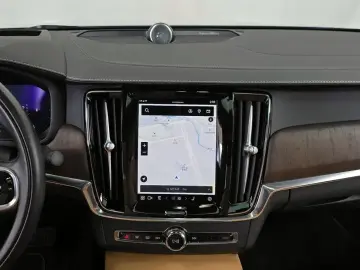 2022 Volvo S90 с пробегом 45 691 км