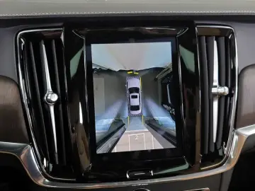 2022 Volvo S90 с пробегом 45 691 км