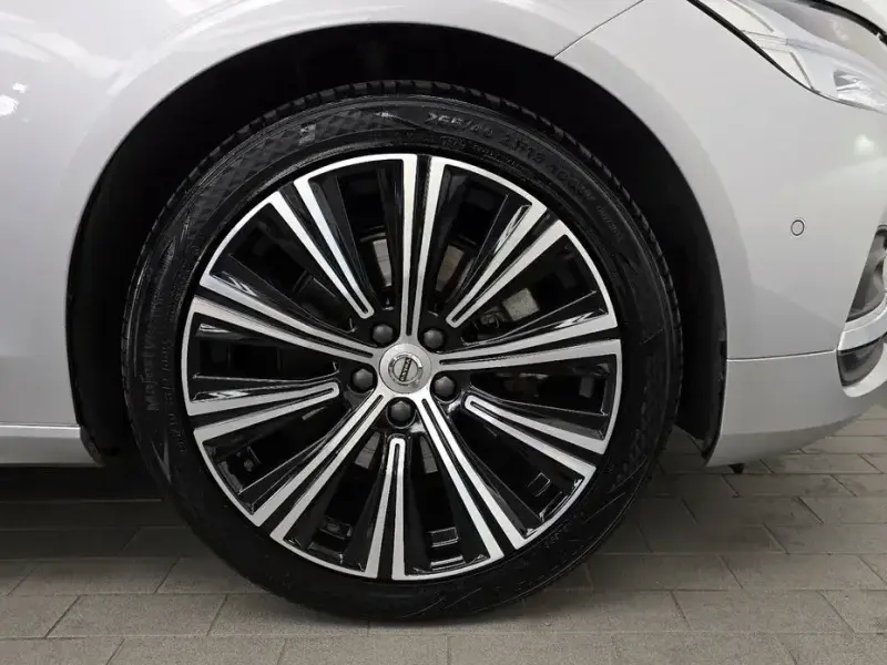 2022 Volvo S90 с пробегом 45 691 км