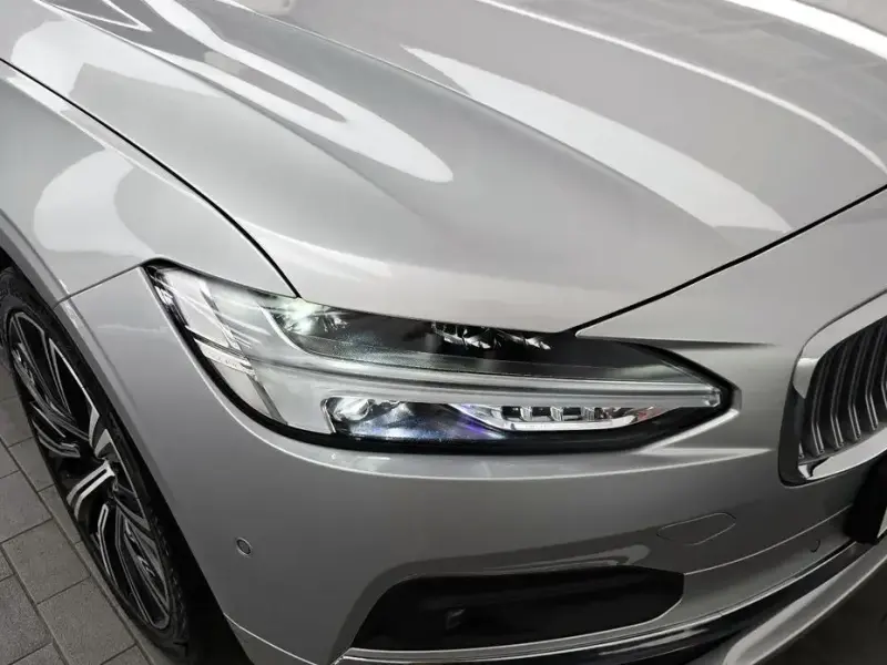 2022 Volvo S90 с пробегом 45 691 км