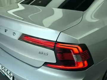 2022 Volvo S90 с пробегом 45 691 км