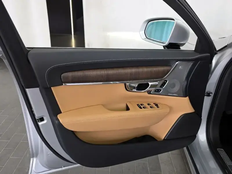 2022 Volvo S90 с пробегом 45 691 км