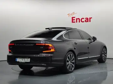 2022 Volvo S90 с пробегом 34 042 км