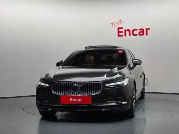 2022 Volvo S90 с пробегом 34 042 км