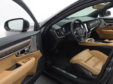 2022 Volvo S90 с пробегом 34 042 км