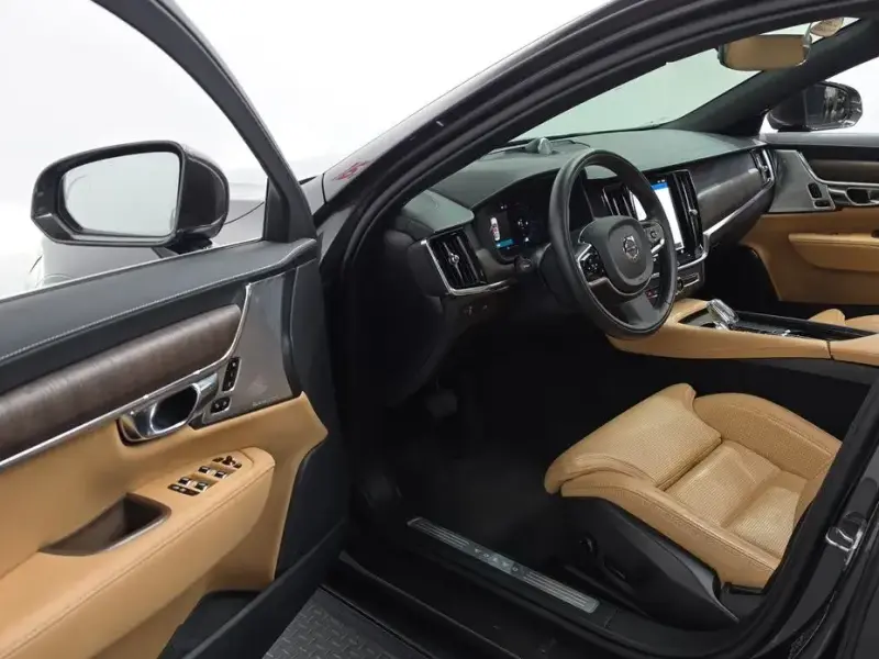 2022 Volvo S90 с пробегом 34 042 км