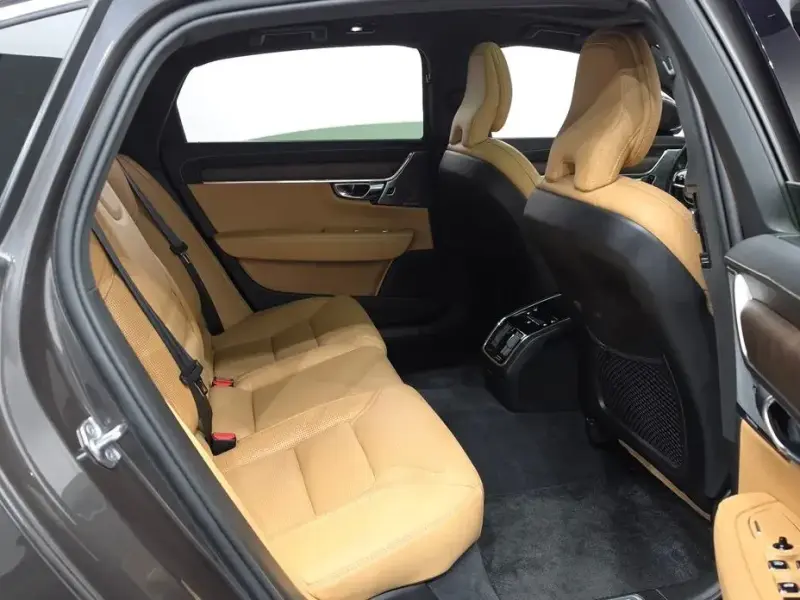 2022 Volvo S90 с пробегом 34 042 км