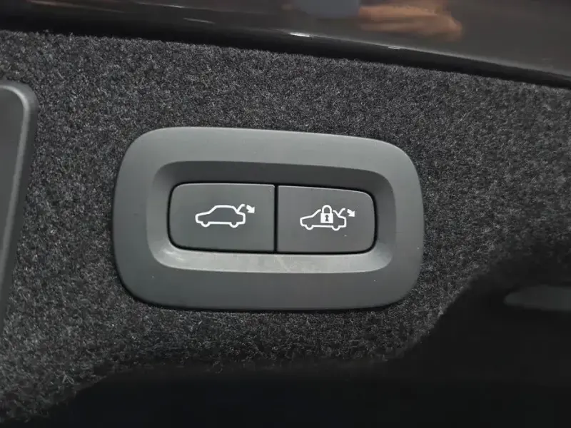 2022 Volvo S90 с пробегом 34 042 км
