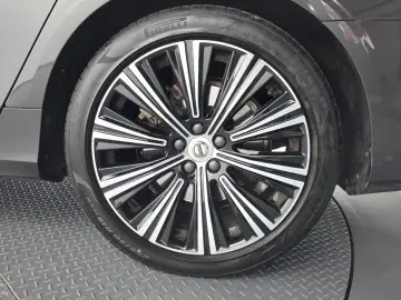 2022 Volvo S90 с пробегом 34 042 км