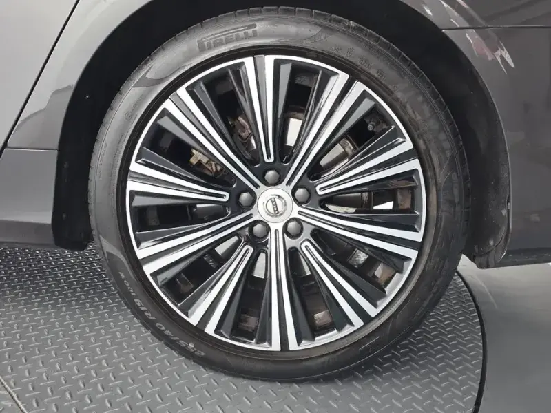 2022 Volvo S90 с пробегом 34 042 км