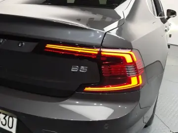 2022 Volvo S90 с пробегом 34 042 км