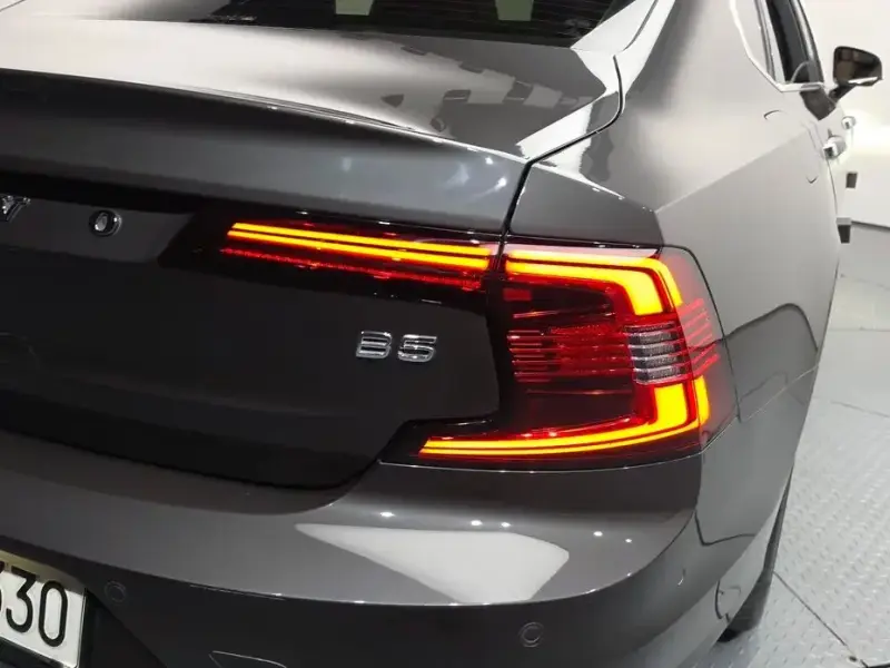 2022 Volvo S90 с пробегом 34 042 км