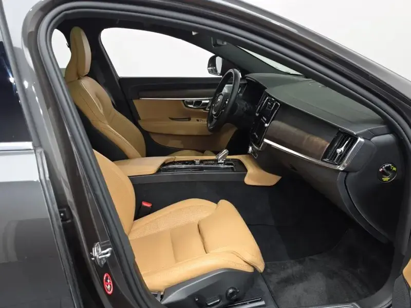 2022 Volvo S90 с пробегом 34 042 км