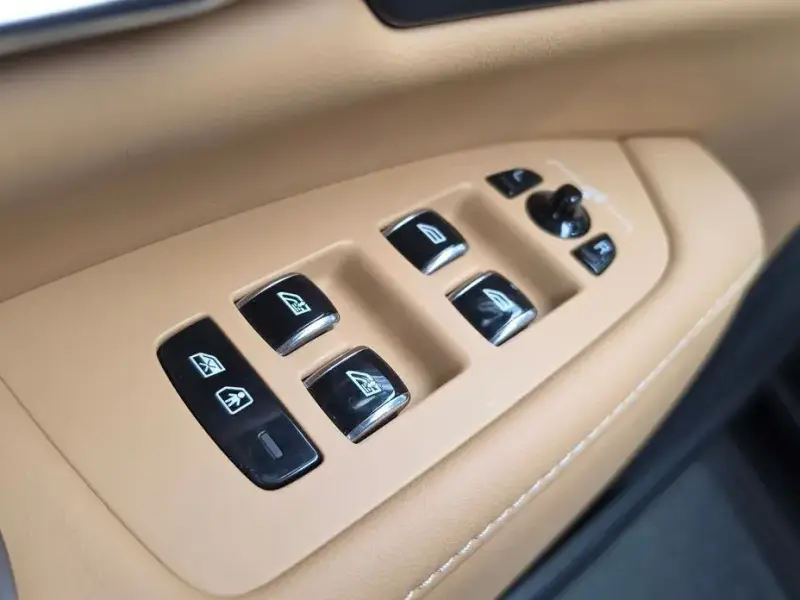 2022 Volvo S90 с пробегом 34 042 км