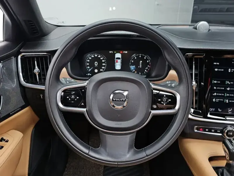 2019 Volvo S90 с пробегом 118 100 км