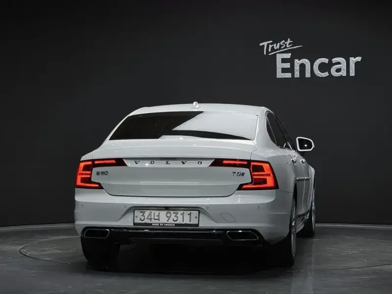 2019 Volvo S90 с пробегом 71 160 км