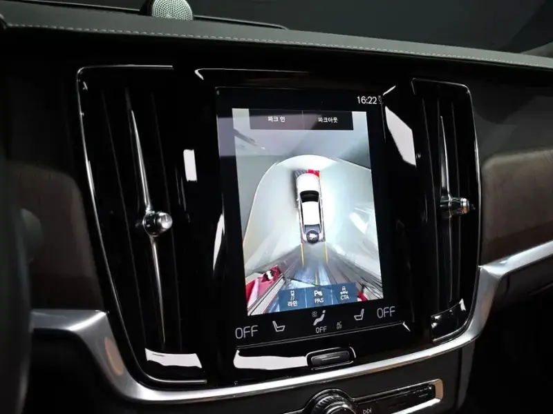 2021 Volvo S90 с пробегом 55 657 км