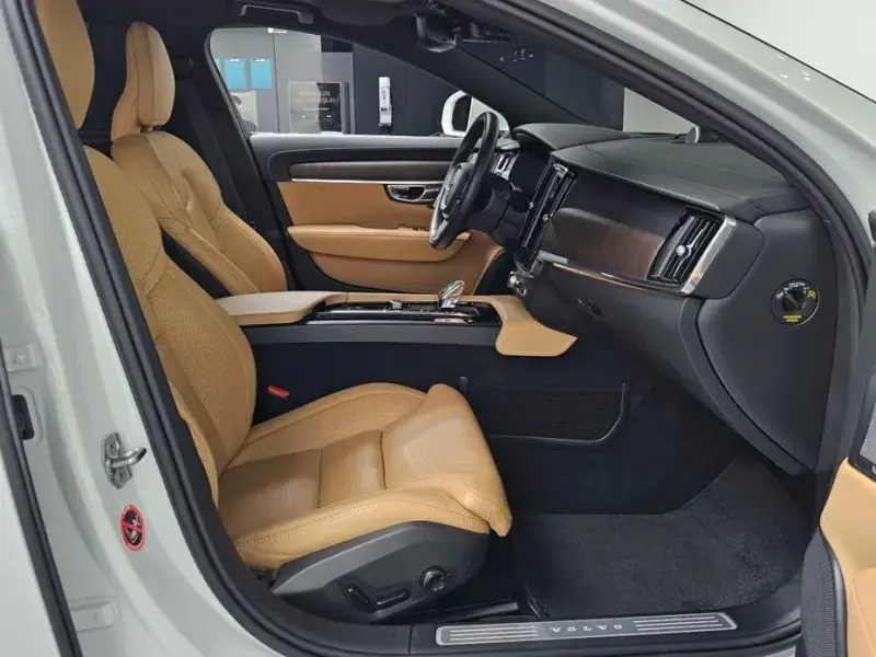 2021 Volvo S90 с пробегом 99 232 км