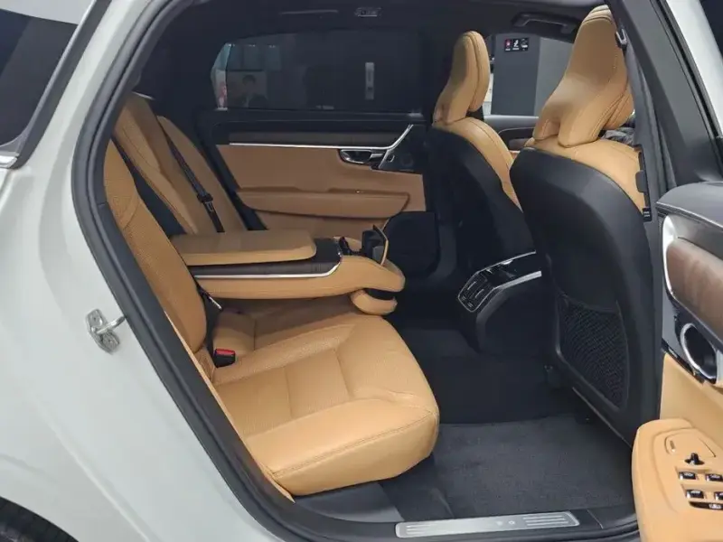 2021 Volvo S90 с пробегом 99 232 км