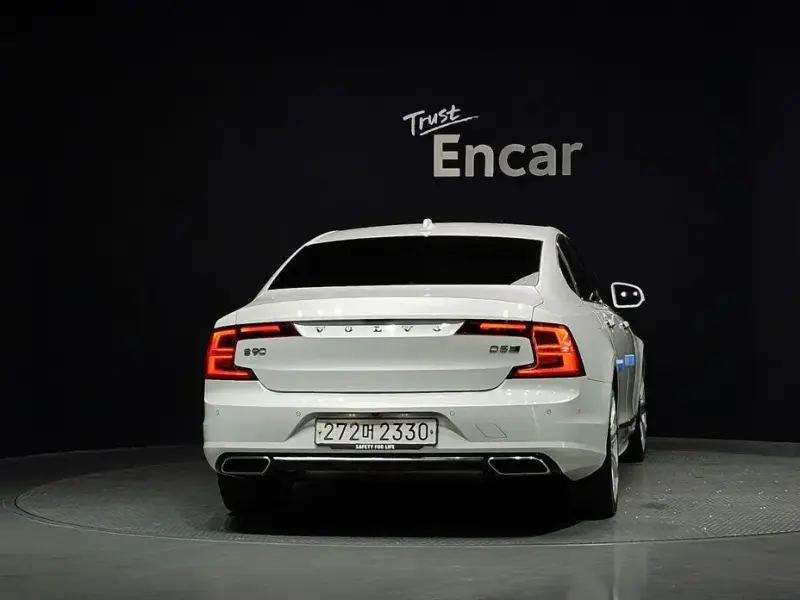 2019 Volvo S90 с пробегом 92 757 км
