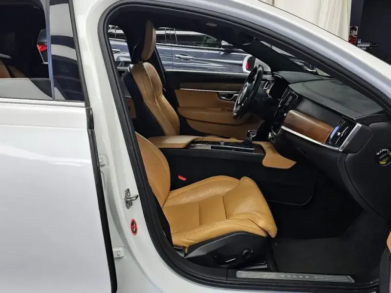 2019 Volvo S90 с пробегом 92 757 км