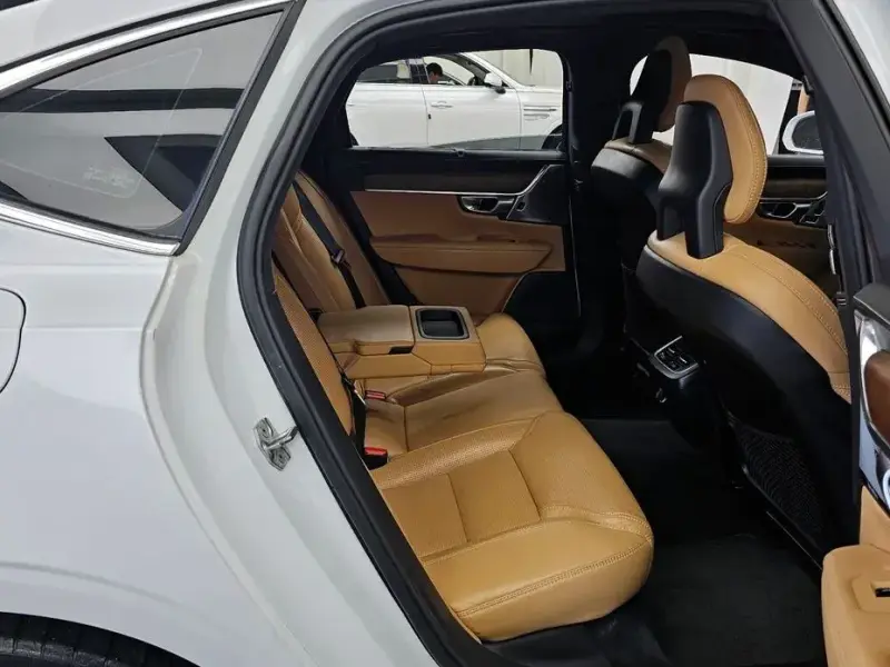 2019 Volvo S90 с пробегом 92 757 км