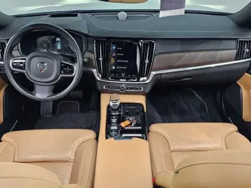 2021 Volvo S90 с пробегом 99 123 км