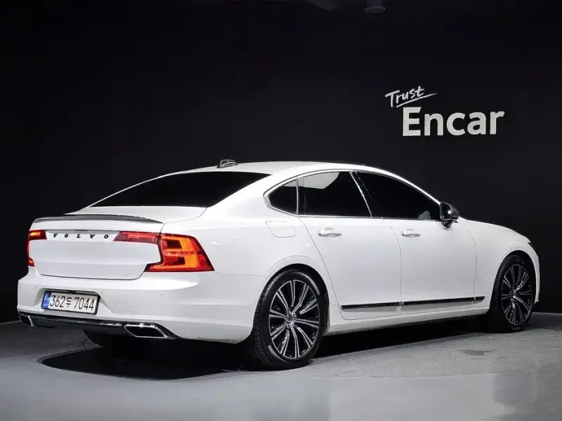 2018 Volvo S90 с пробегом 102 583 км