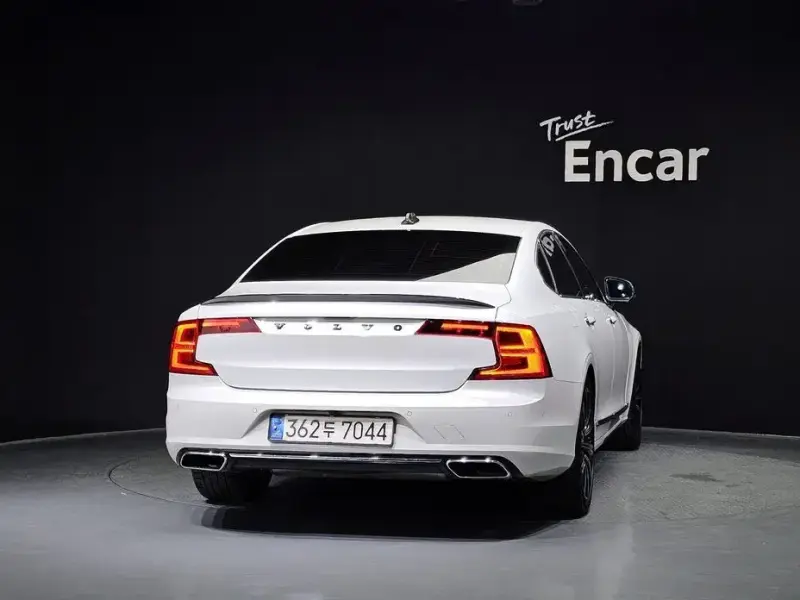 2018 Volvo S90 с пробегом 102 583 км