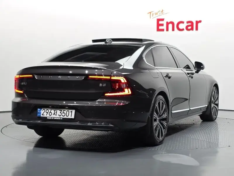 2022 Volvo S90 с пробегом 84 372 км