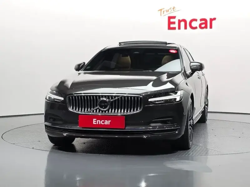 2022 Volvo S90 с пробегом 84 372 км