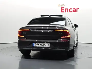 2022 Volvo S90 с пробегом 84 372 км