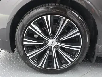 2022 Volvo S90 с пробегом 84 372 км