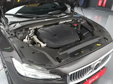 2022 Volvo S90 с пробегом 84 372 км