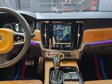 2018 Volvo S90 с пробегом 102 583 км