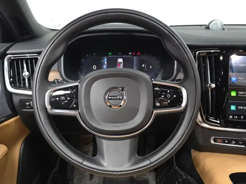 2022 Volvo S90 с пробегом 84 372 км