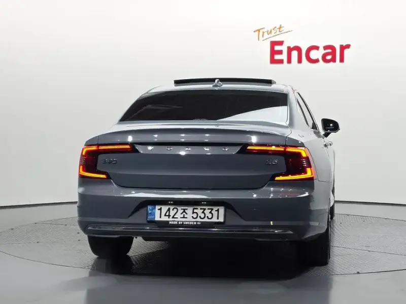 2021 Volvo S90 с пробегом 102 059 км