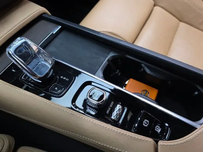2021 Volvo S90 с пробегом 102 059 км