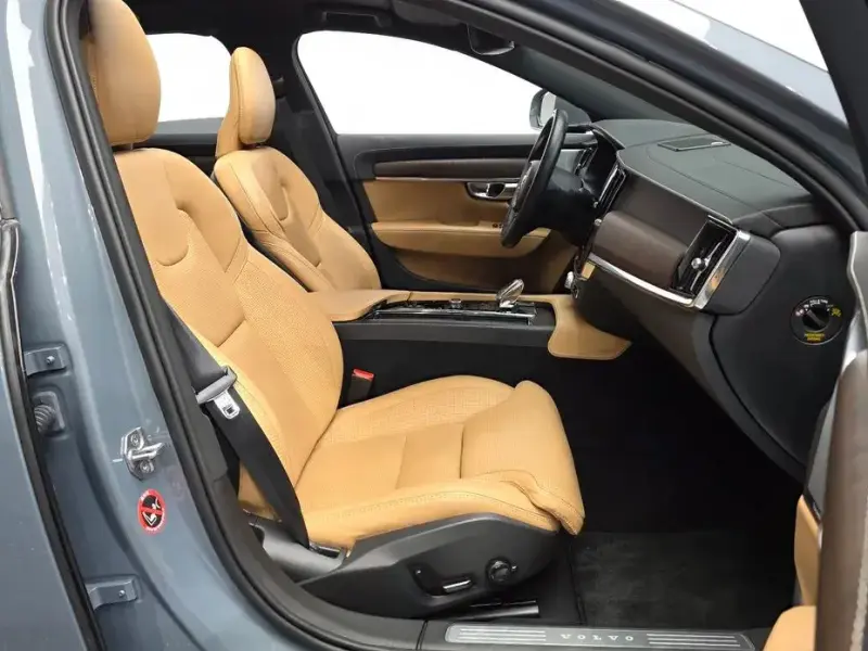 2021 Volvo S90 с пробегом 102 059 км