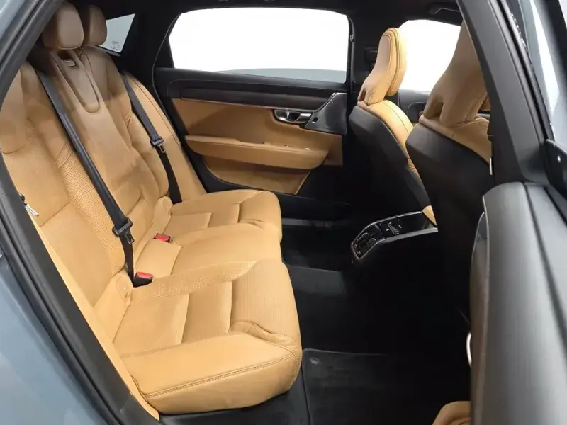 2021 Volvo S90 с пробегом 102 059 км