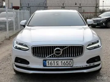 2022 Volvo S90 с пробегом 99 880 км