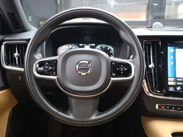 2021 Volvo S90 с пробегом 102 059 км