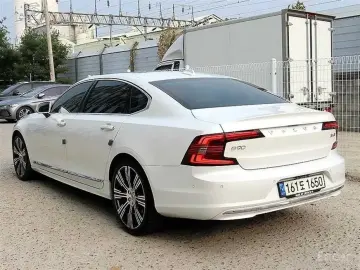 2022 Volvo S90 с пробегом 99 880 км