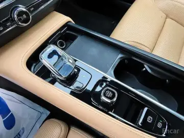 2022 Volvo S90 с пробегом 99 880 км